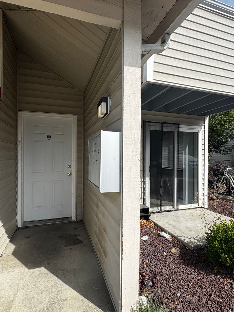 Ellensburg Apartment: 803-903 Juniper Ave