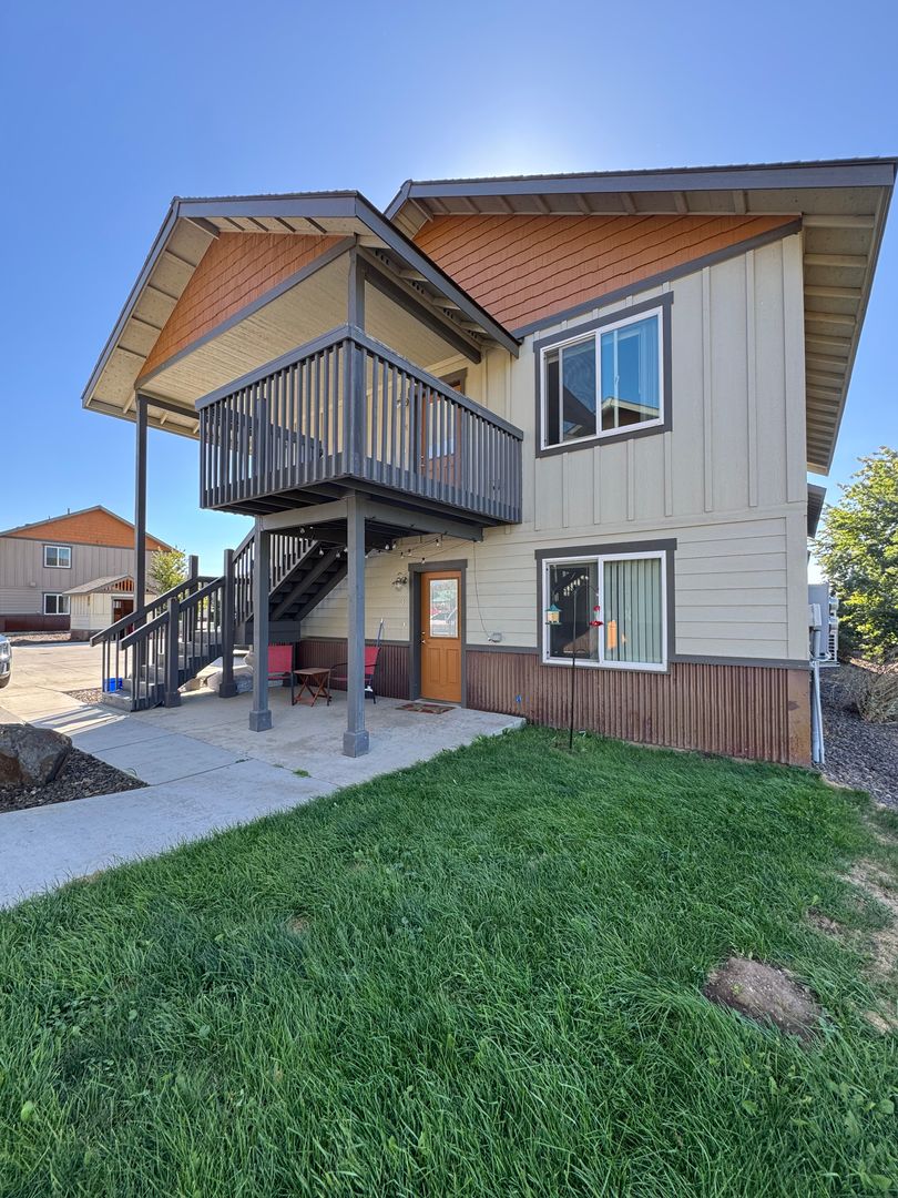 Ellensburg Apartment: 2225 Airport Rd