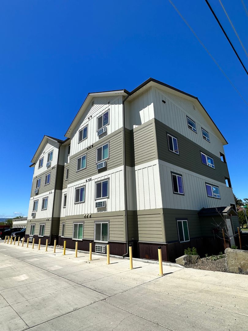 Ellensburg Apartment: 2249 N Airport Rd