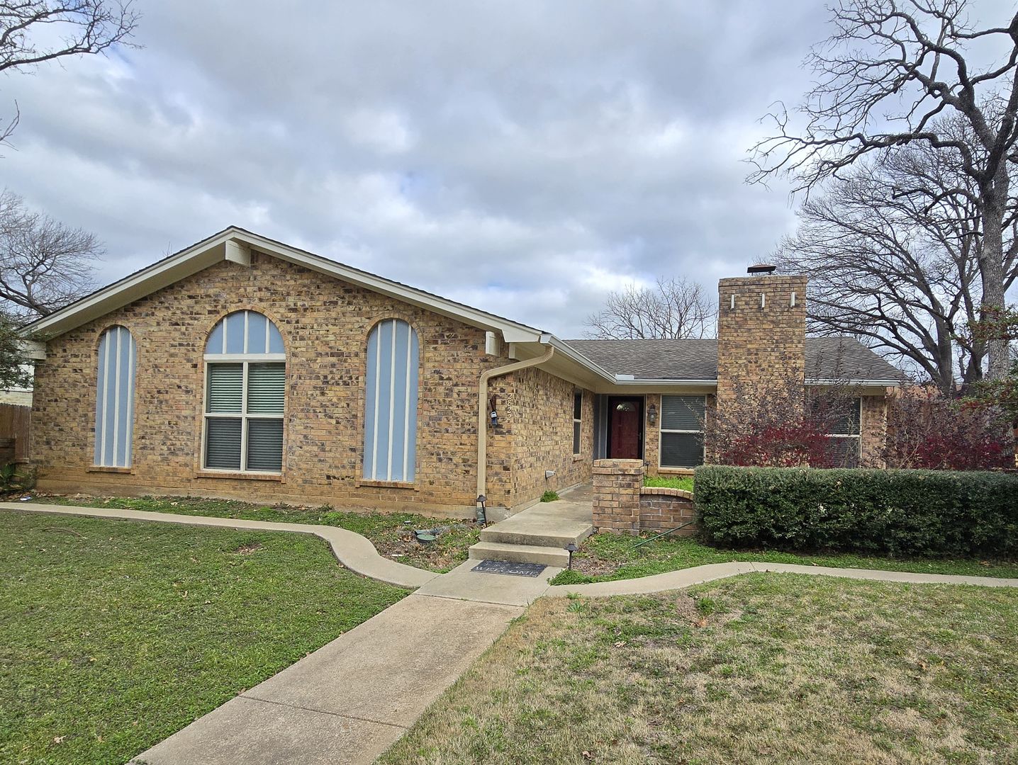 Grapevine House: 2822 Oak Forest Drive
