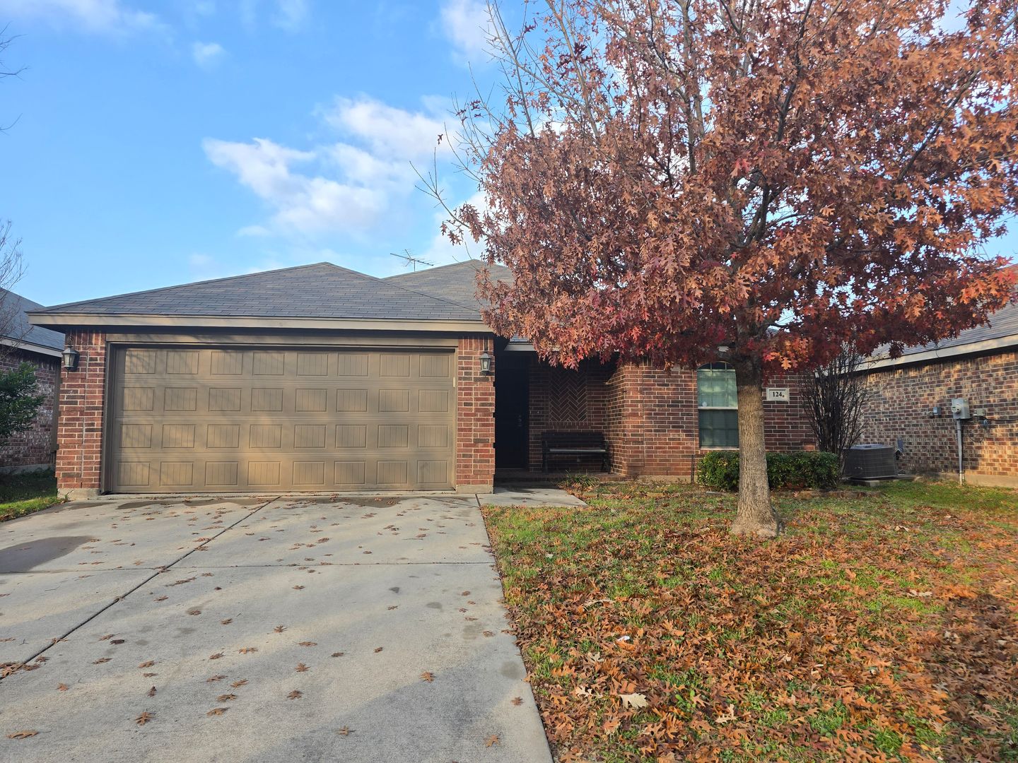 Azle House: 124 Bridlewood Street