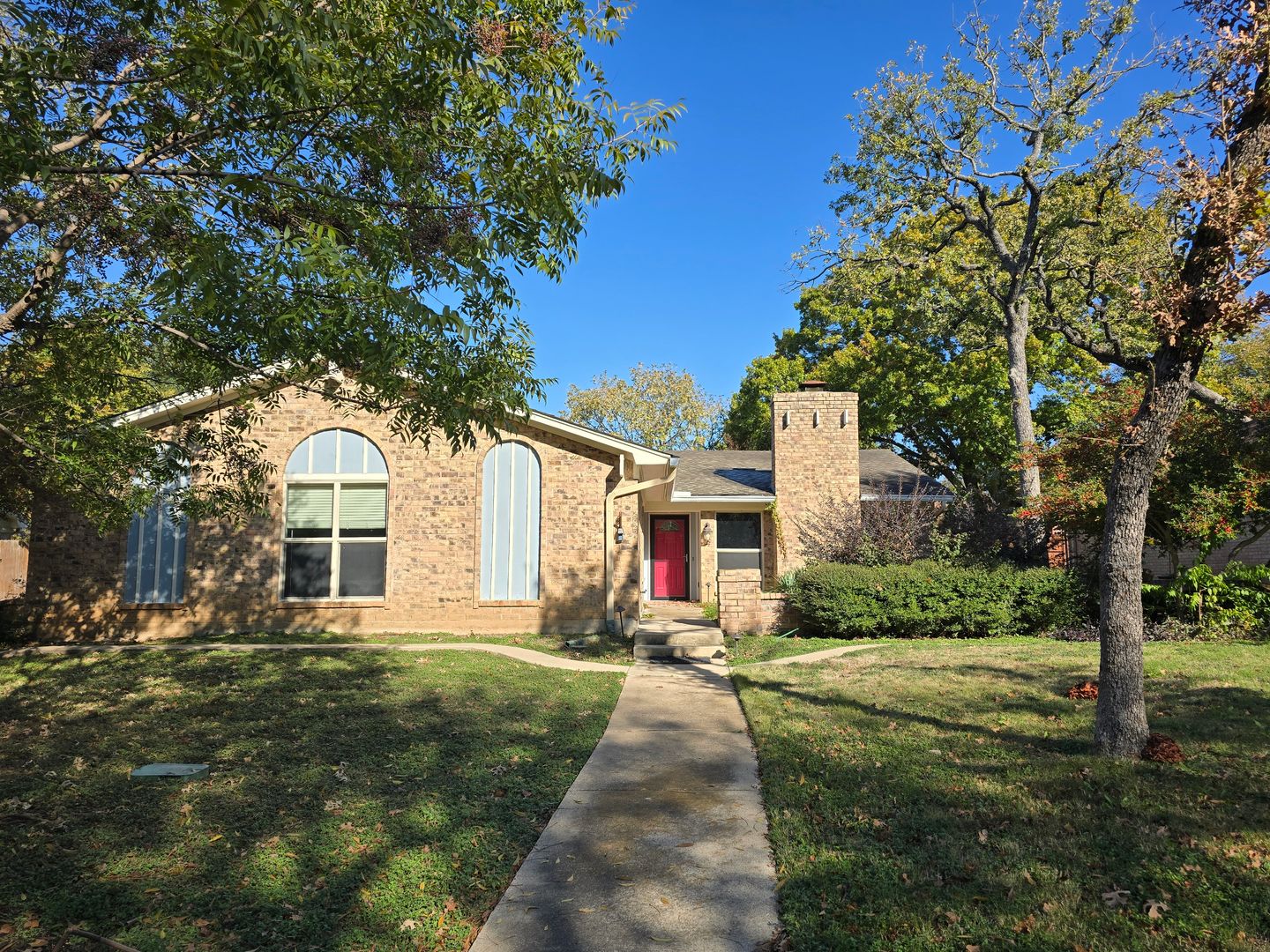 Grapevine House: 2822 Oak Forest Drive