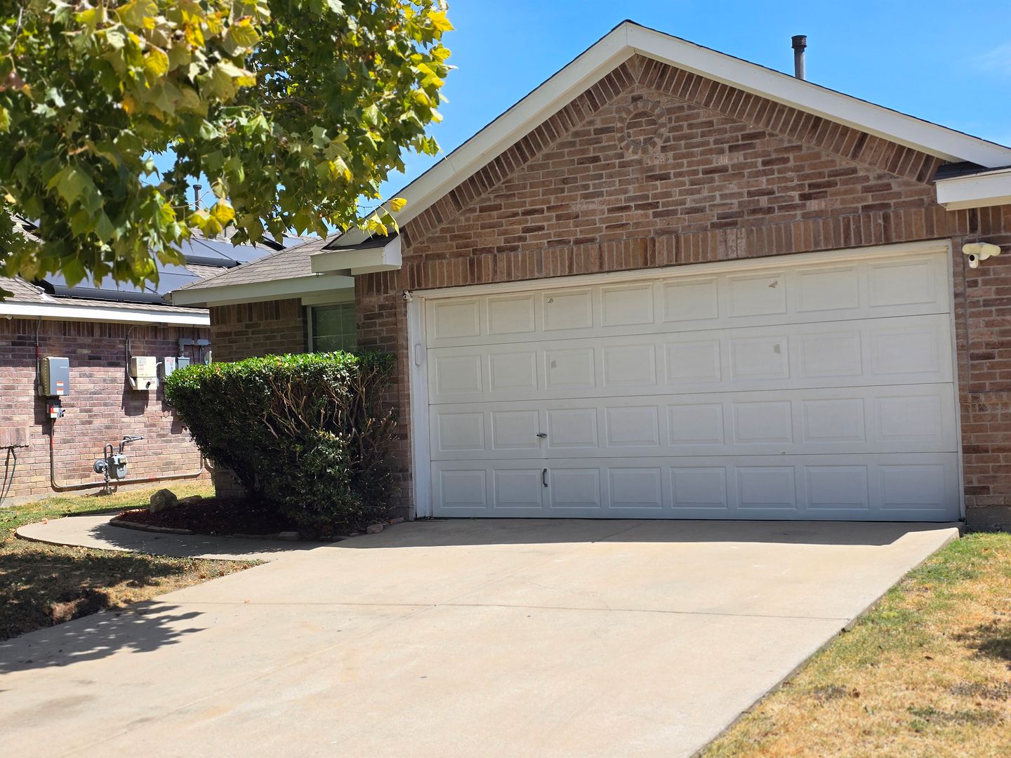 Fort Worth House: 8928 Sunny Hollow Drive