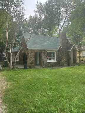 222 E. Franklin Street – photo 1
