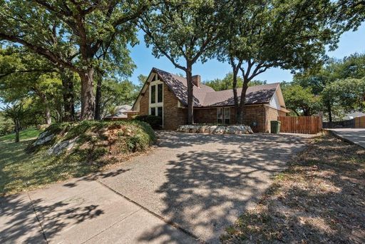 2119 Wilson Drive, Arlington, Texas 76011 – photo 1