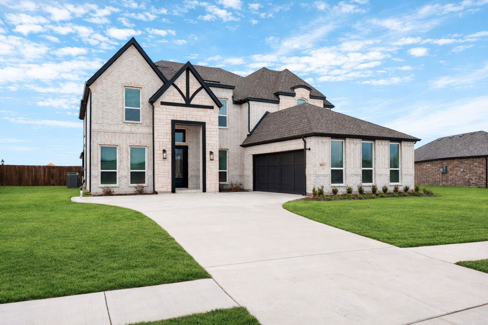 Midlothian House: 1817 Hidden Creek Dr