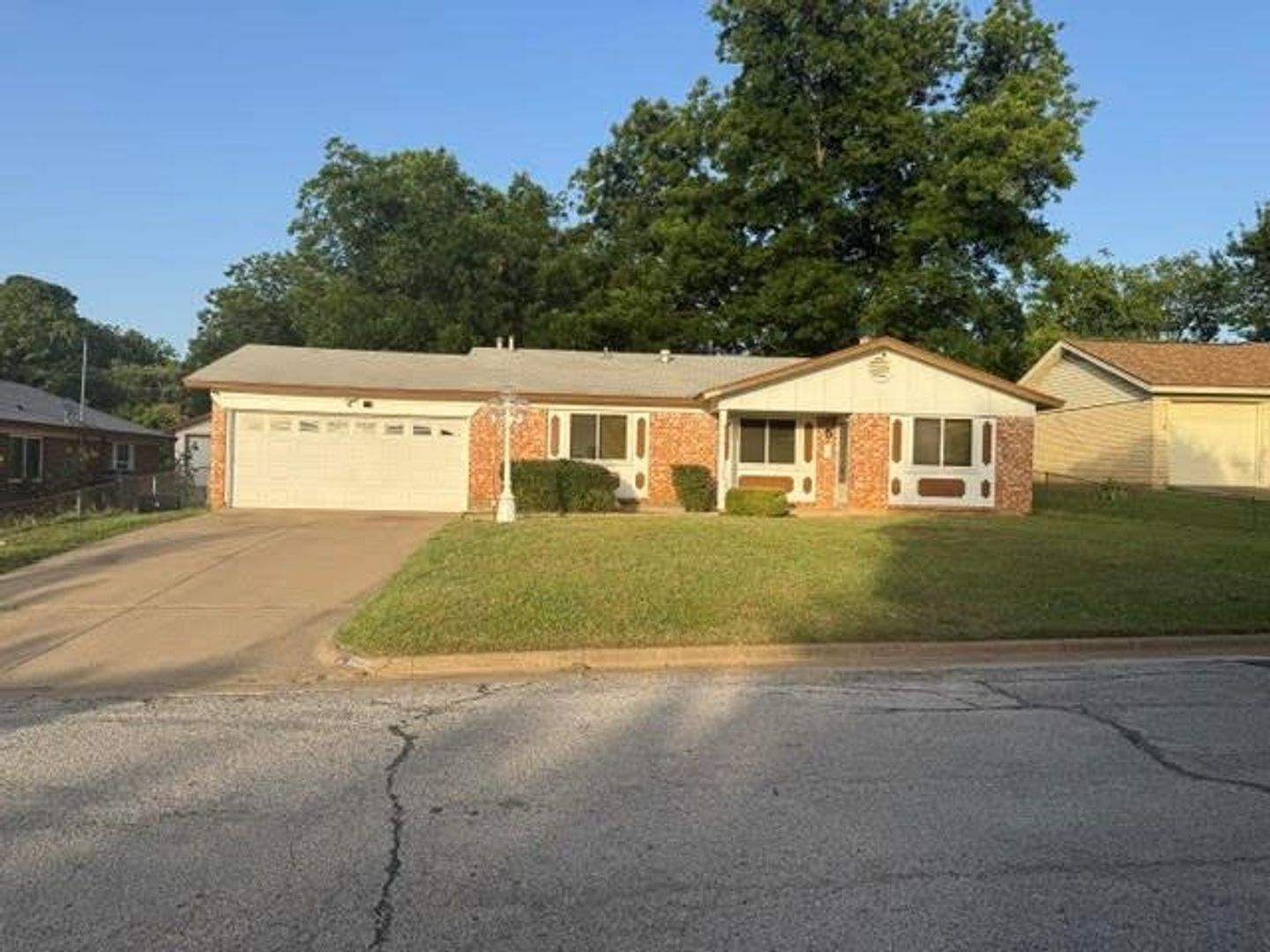 Euless House: 503 Franklin Dr