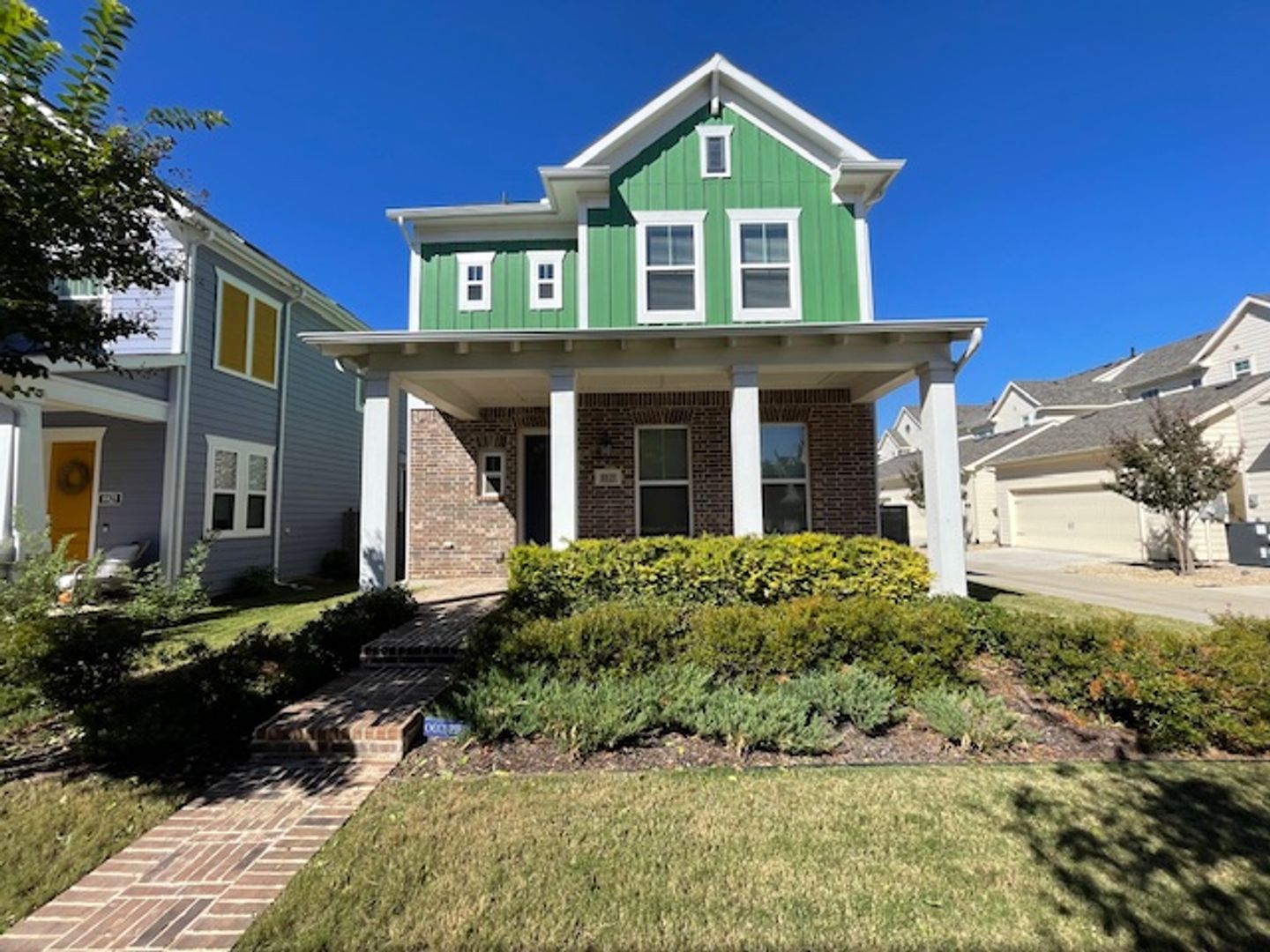 North Richland Hills House: 8825 Redding St