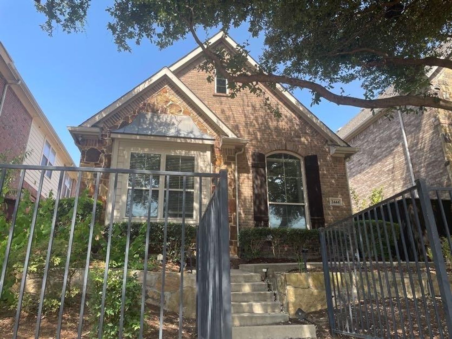 Lewisville House: 2444 Sunderland Ln