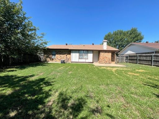 7536 Meadowlark Lane N, Watauga, Texas 76148