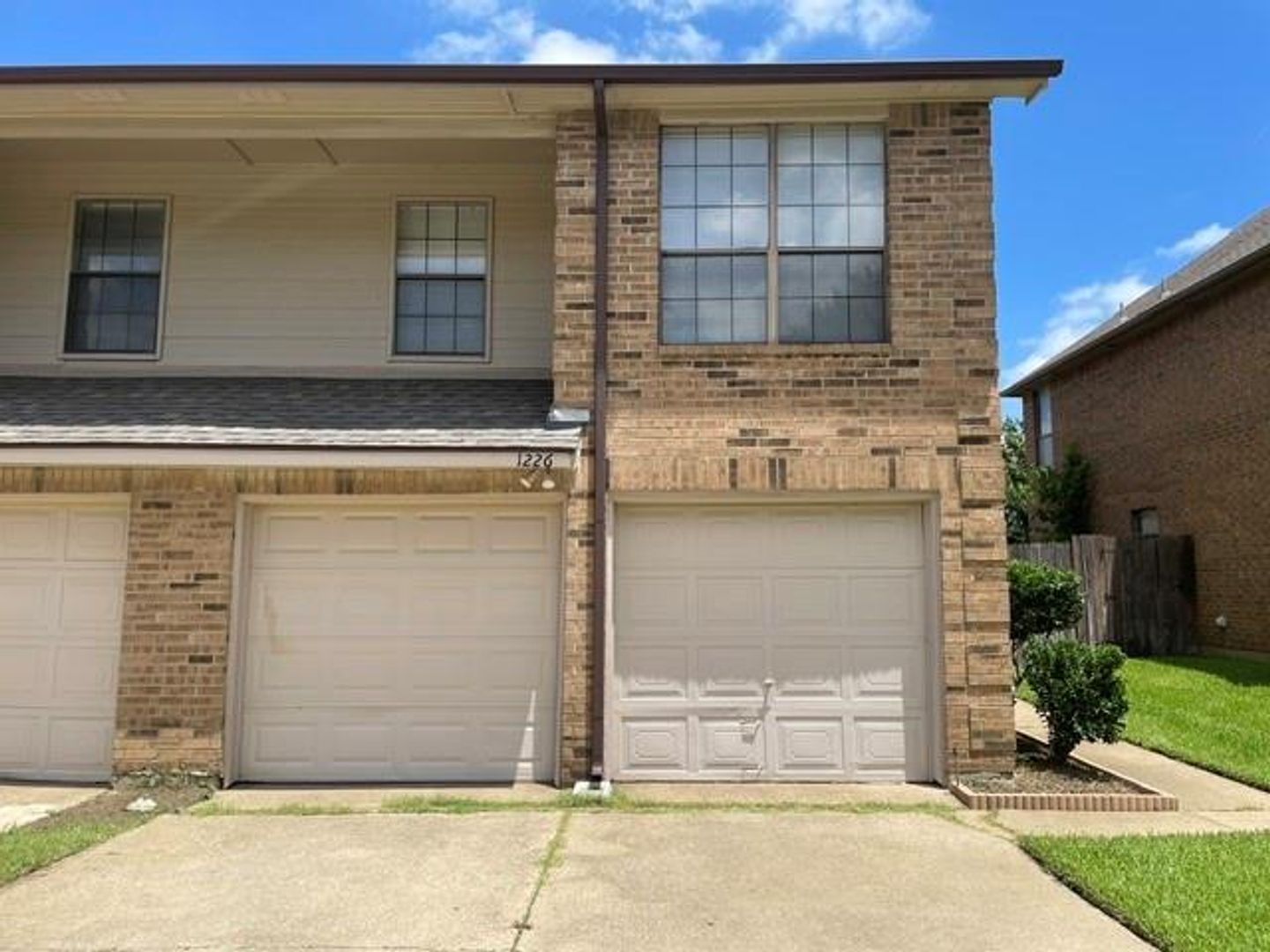Grapevine House: 1226 W. Hudgins Street