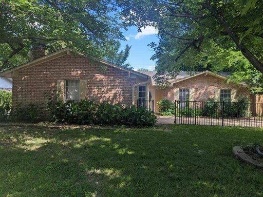 2732 Foxcroft Circle – photo 1