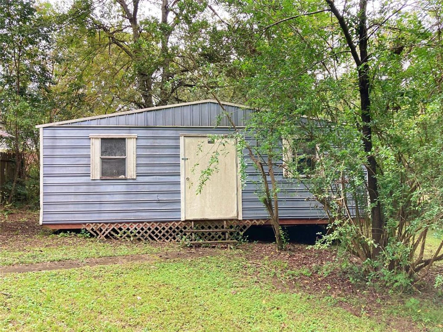 Montgomery House: 4056 Wares Ferry Road