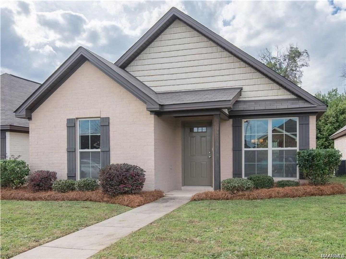 Montgomery House: 6320 Burbank Crossing Loop