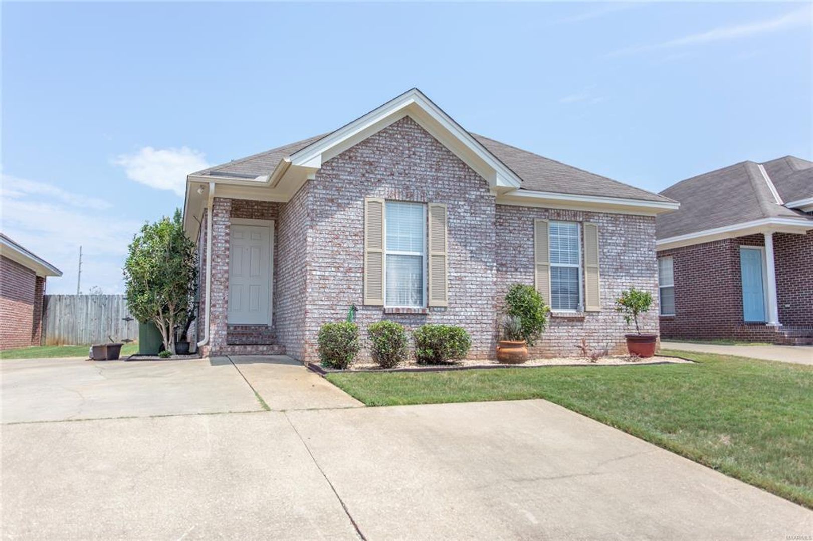 Montgomery House: 6913 Sandfield Court