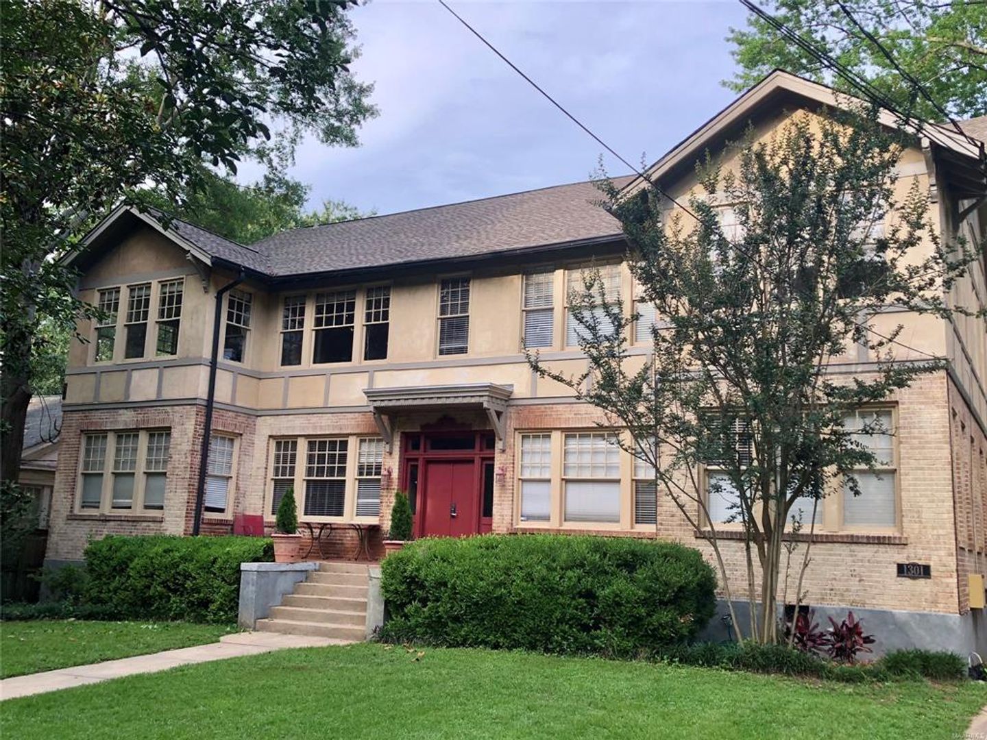 Montgomery Apartment: 1301 S. Perry