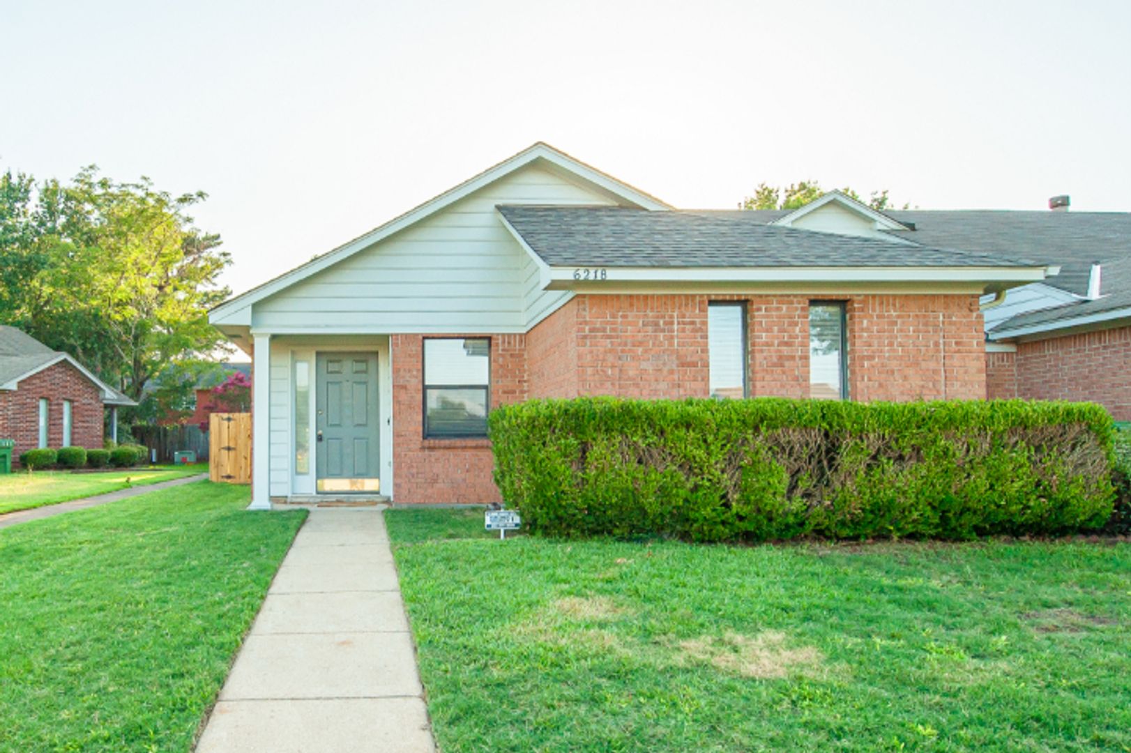 Montgomery House: 6218 Bell Gables Drive