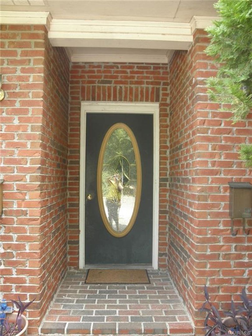 Montgomery Apartment: 3374-3378 Audubon Road