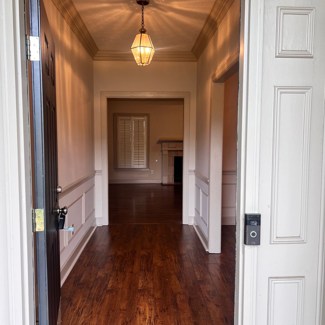 Montgomery House: 8706 Twelve Oaks