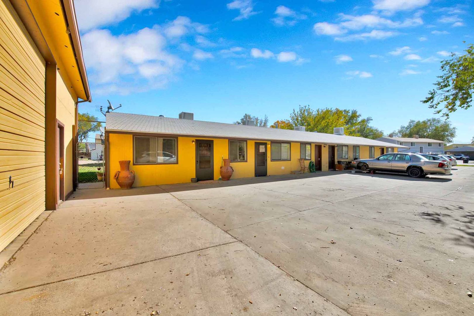 Clifton Apartment: 3290 1/2 Lombardy Ln