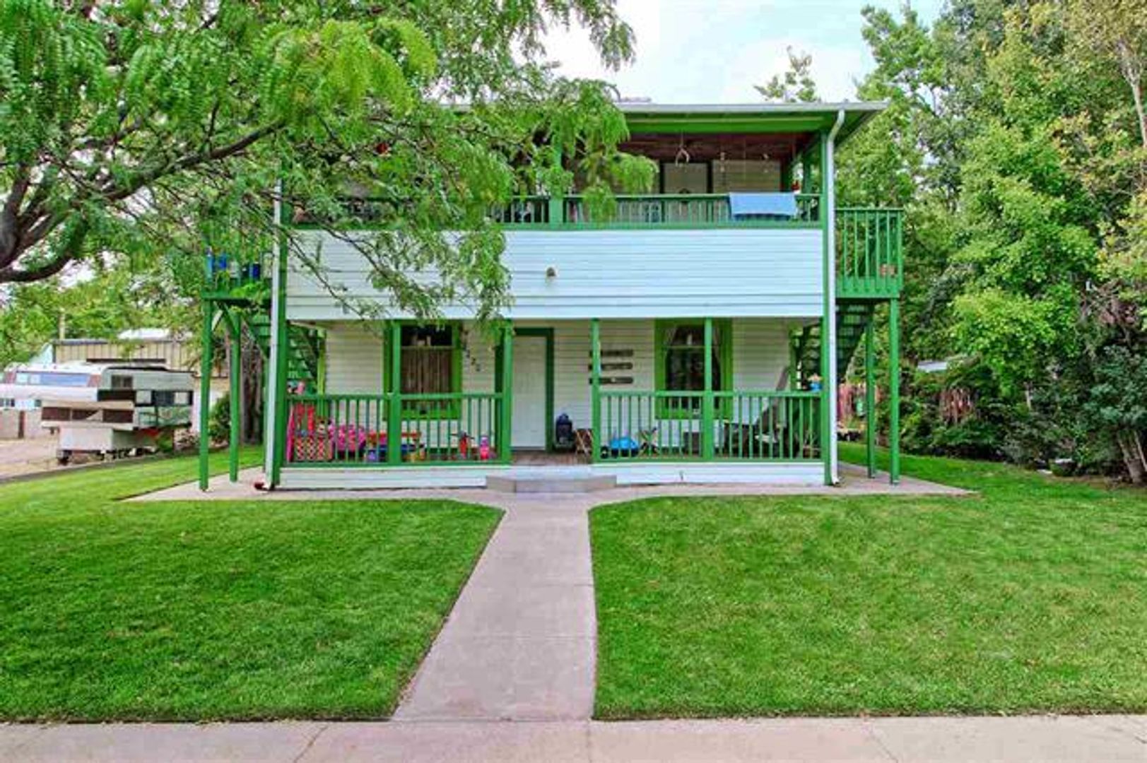 Palisade Apartment: 220 S Bower Ave