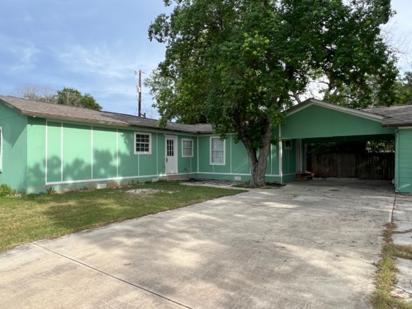 San Antonio House: 163 Day RD