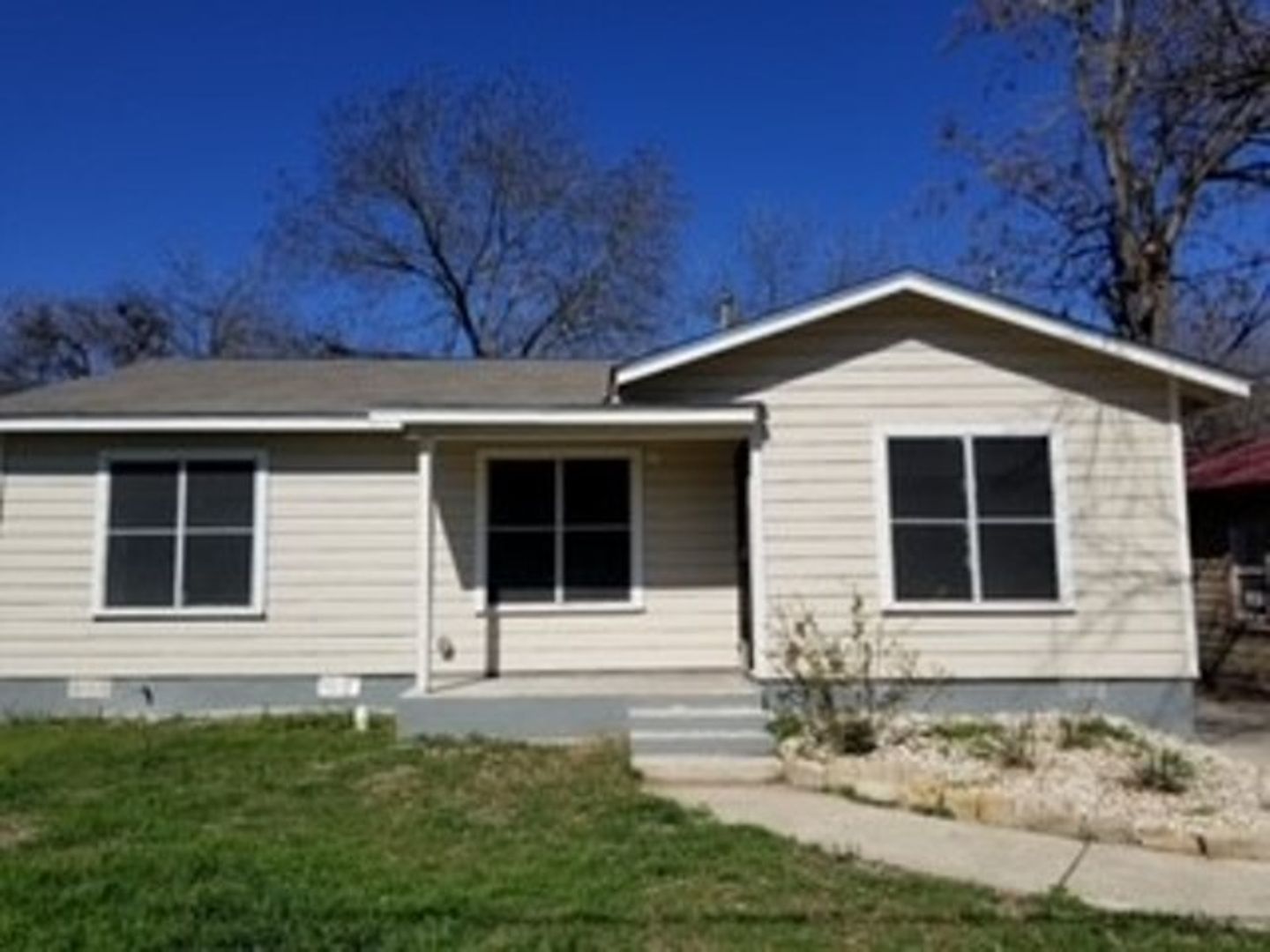San Antonio House: 511 E Sayers