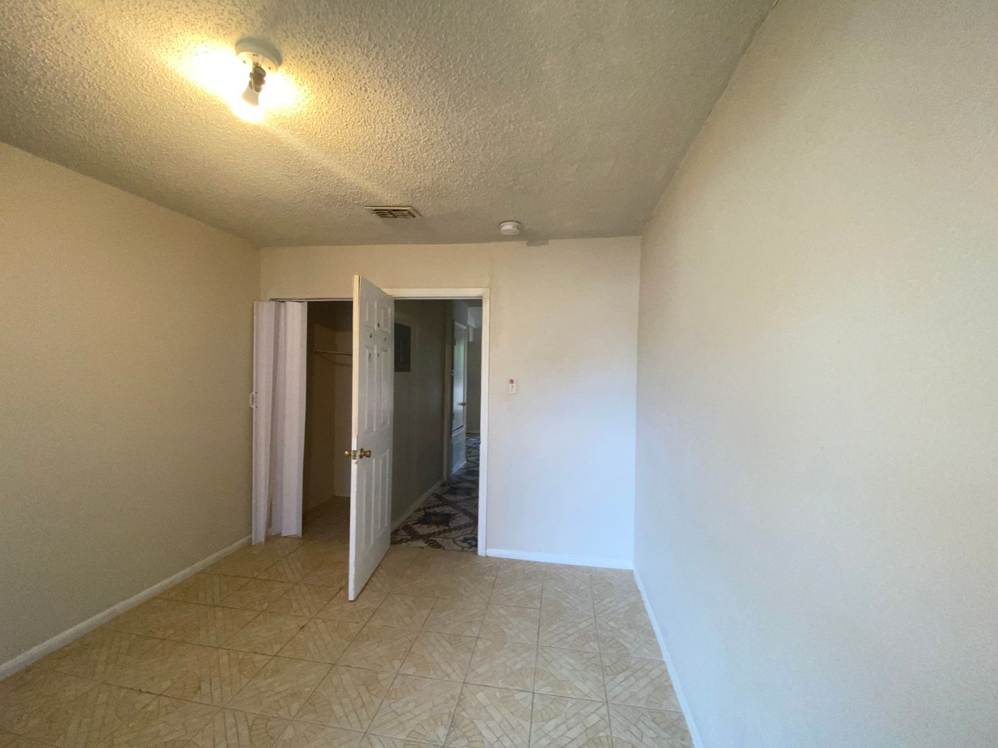 San Antonio House: 322 Jean