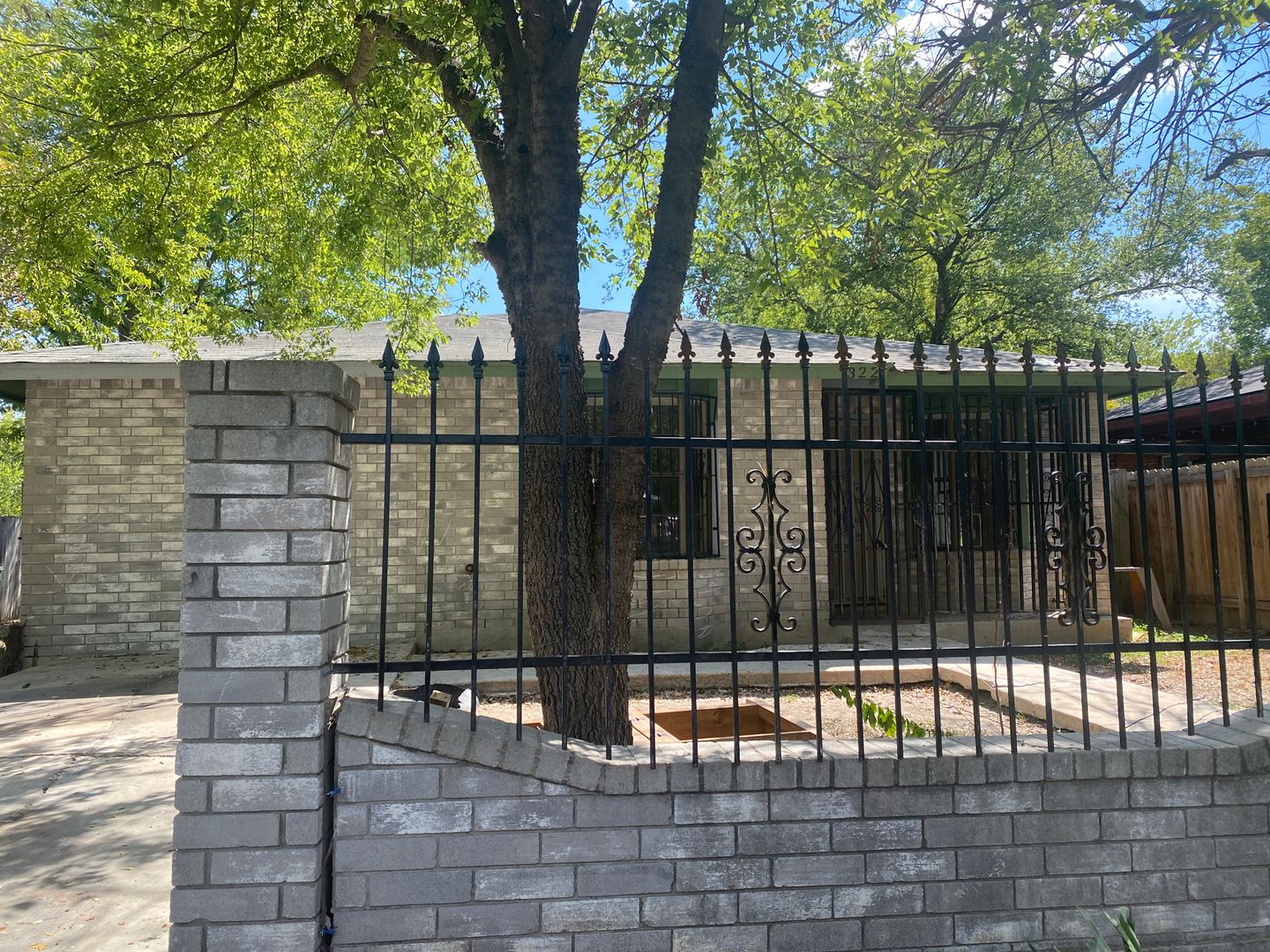 San Antonio House: 322 Jean