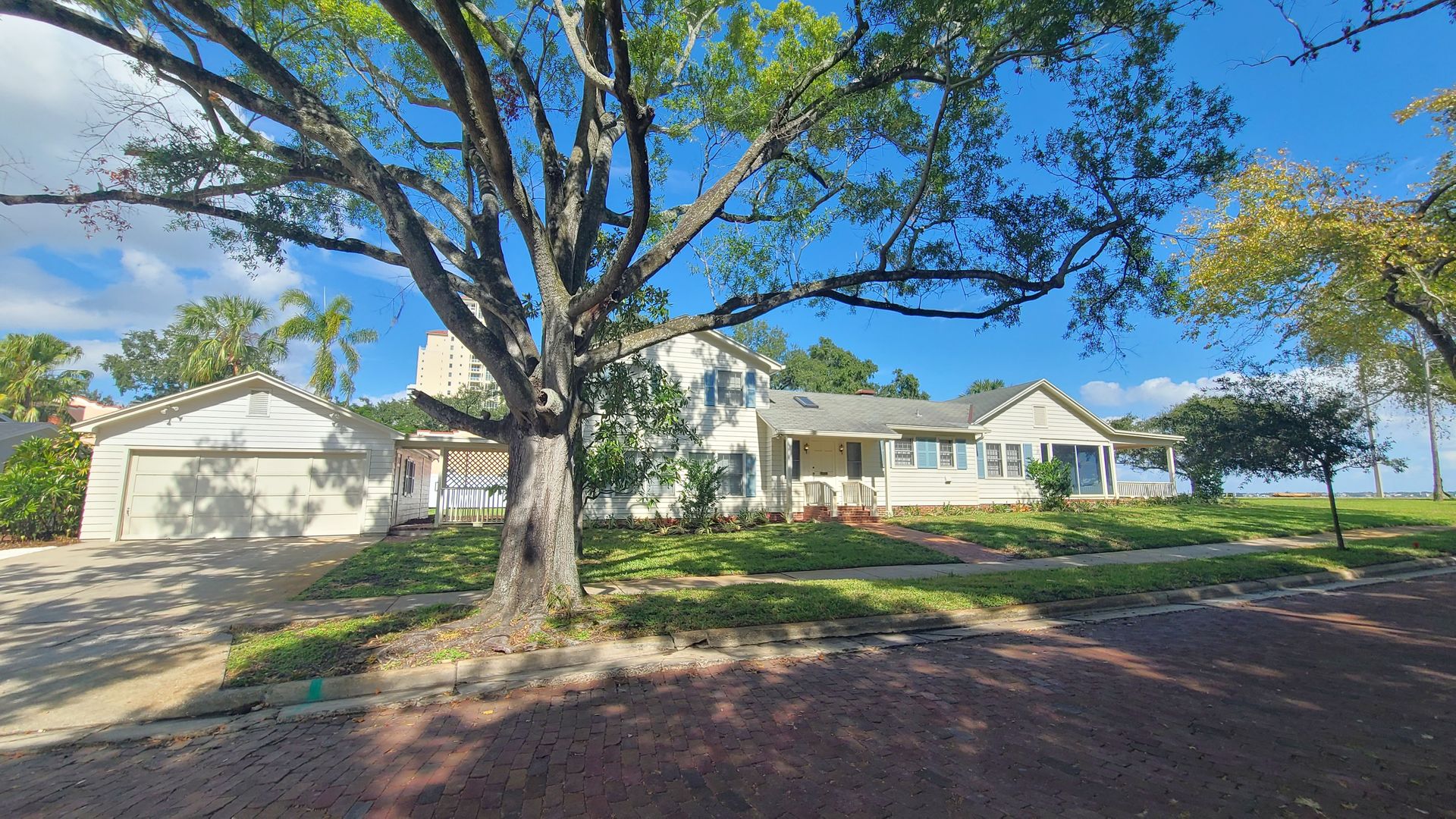Tampa House: 4415 Bayshore Blvd