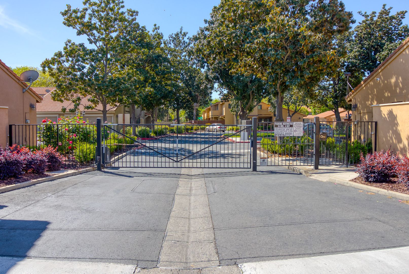 Modesto Condo: 1236 W. Roseburg Ave # B