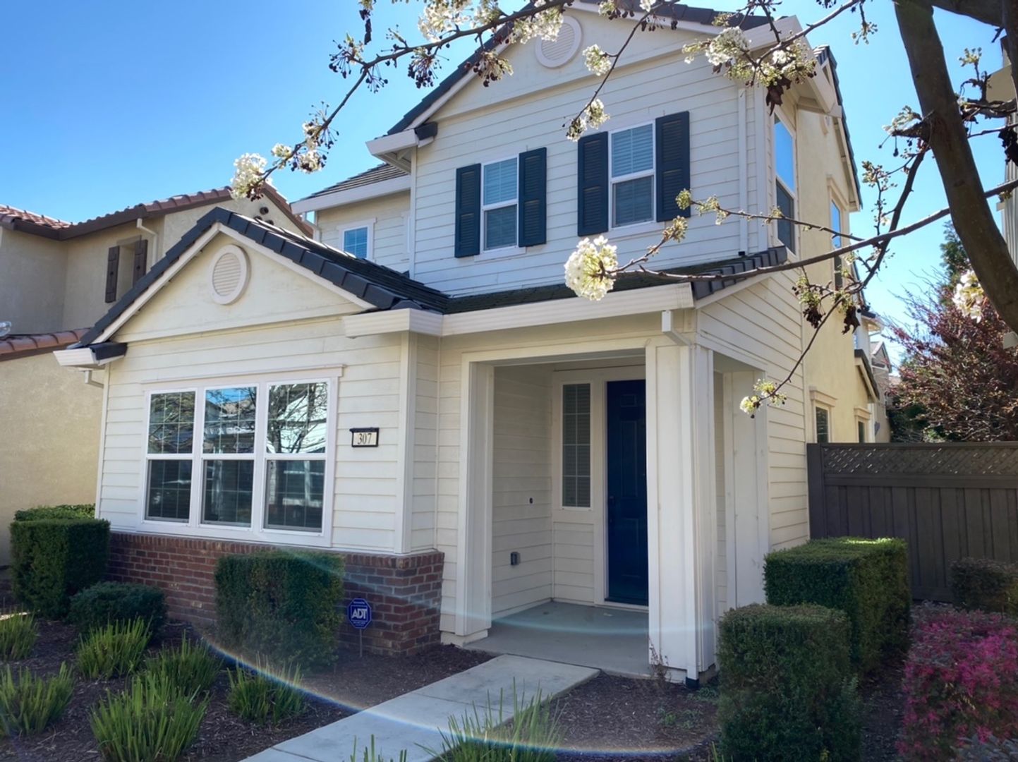 Mountain House House: 307 W Tuscan Ln