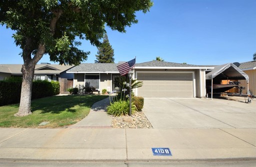 Single story near freeway access and major shopping! – photo 1