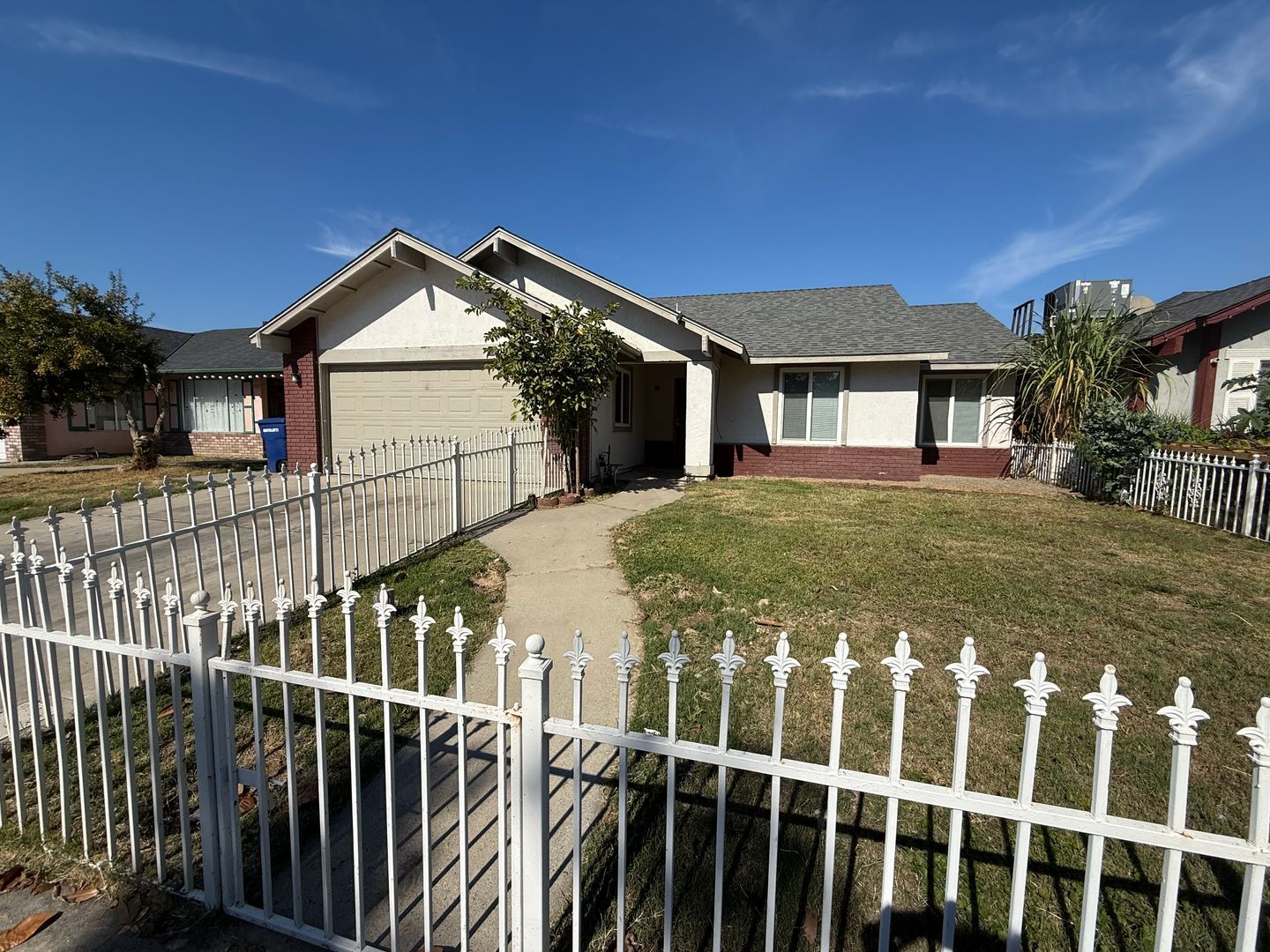 Modesto House: 2025 Boulder Creek Dr