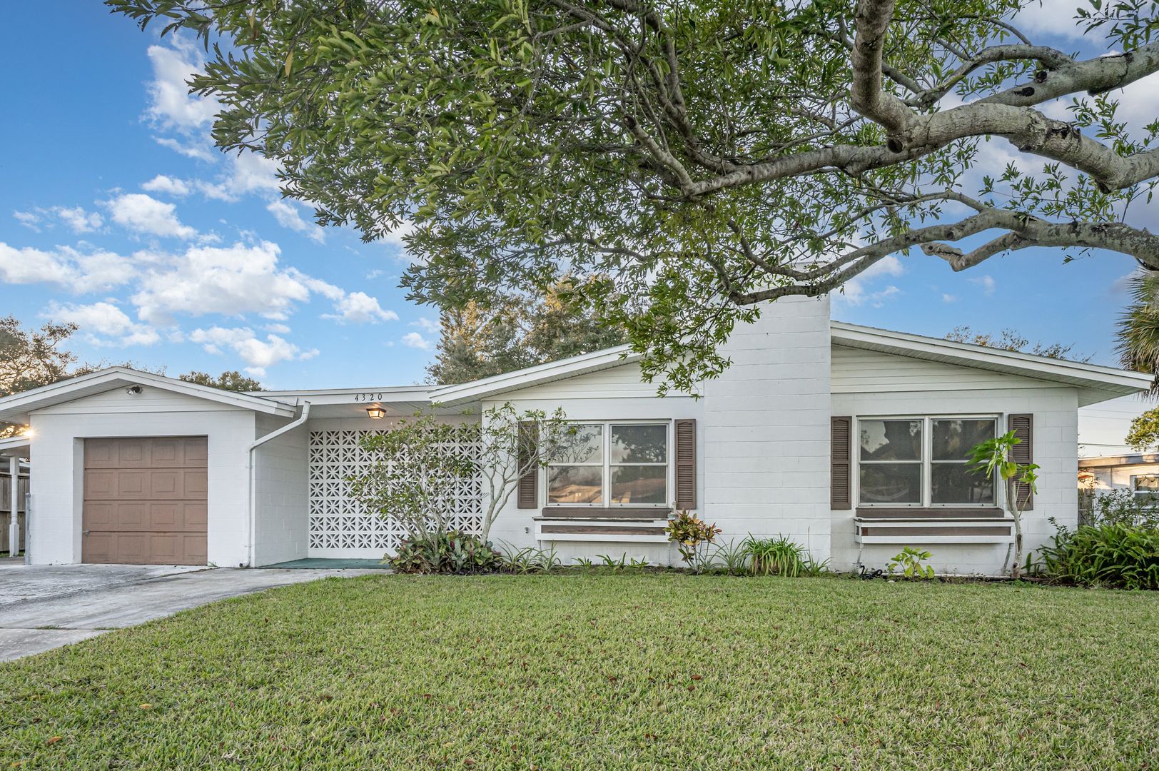 Titusville House: 4320 Beacon Ave