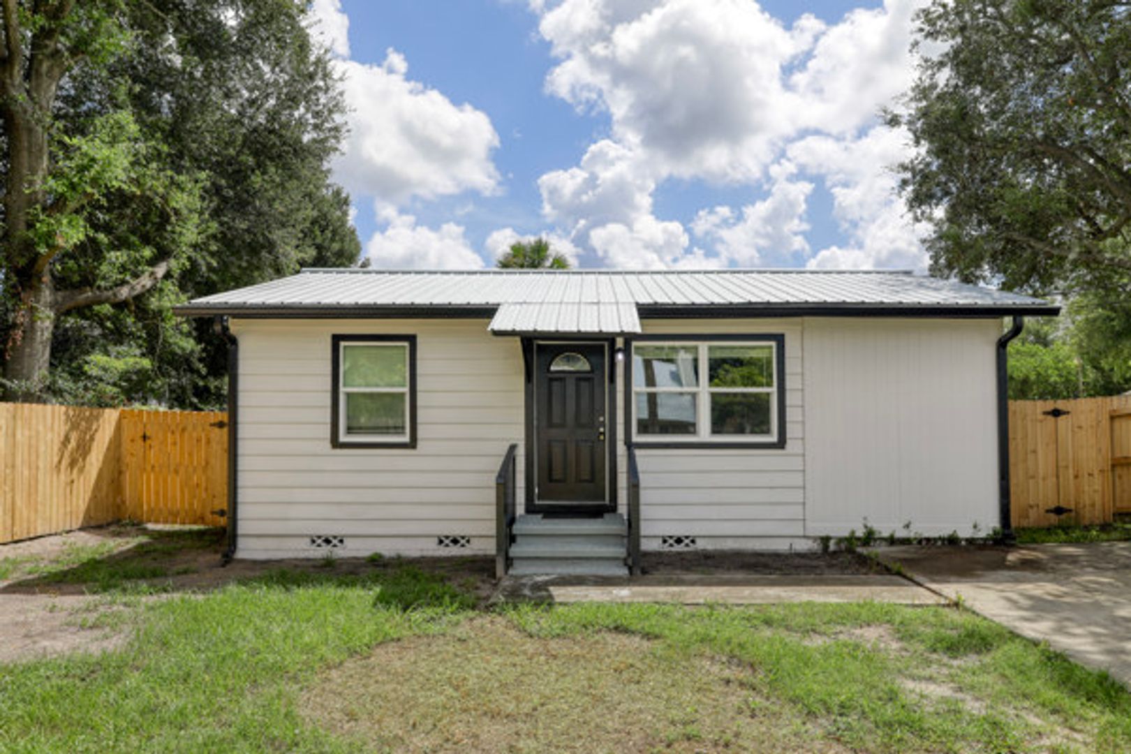 Mims House: 2957 Hartman Ln
