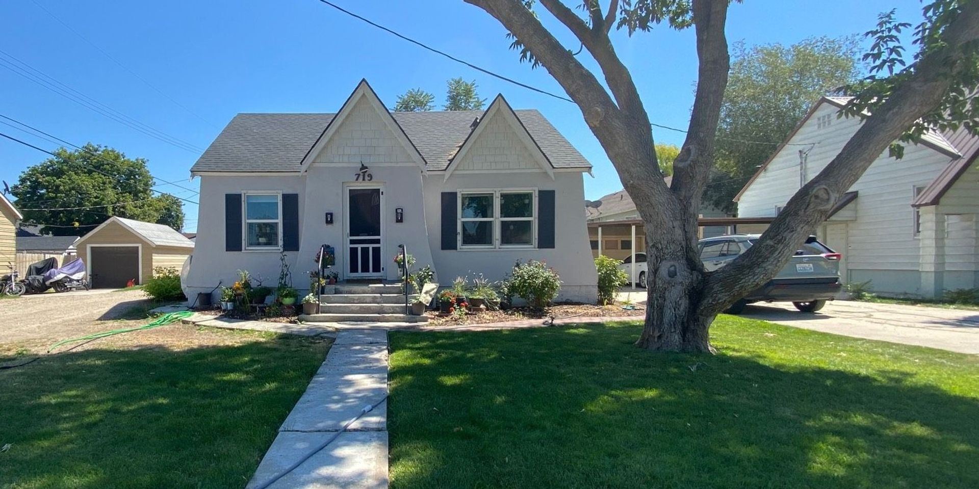 Caldwell House: 719 S 10th Ave B