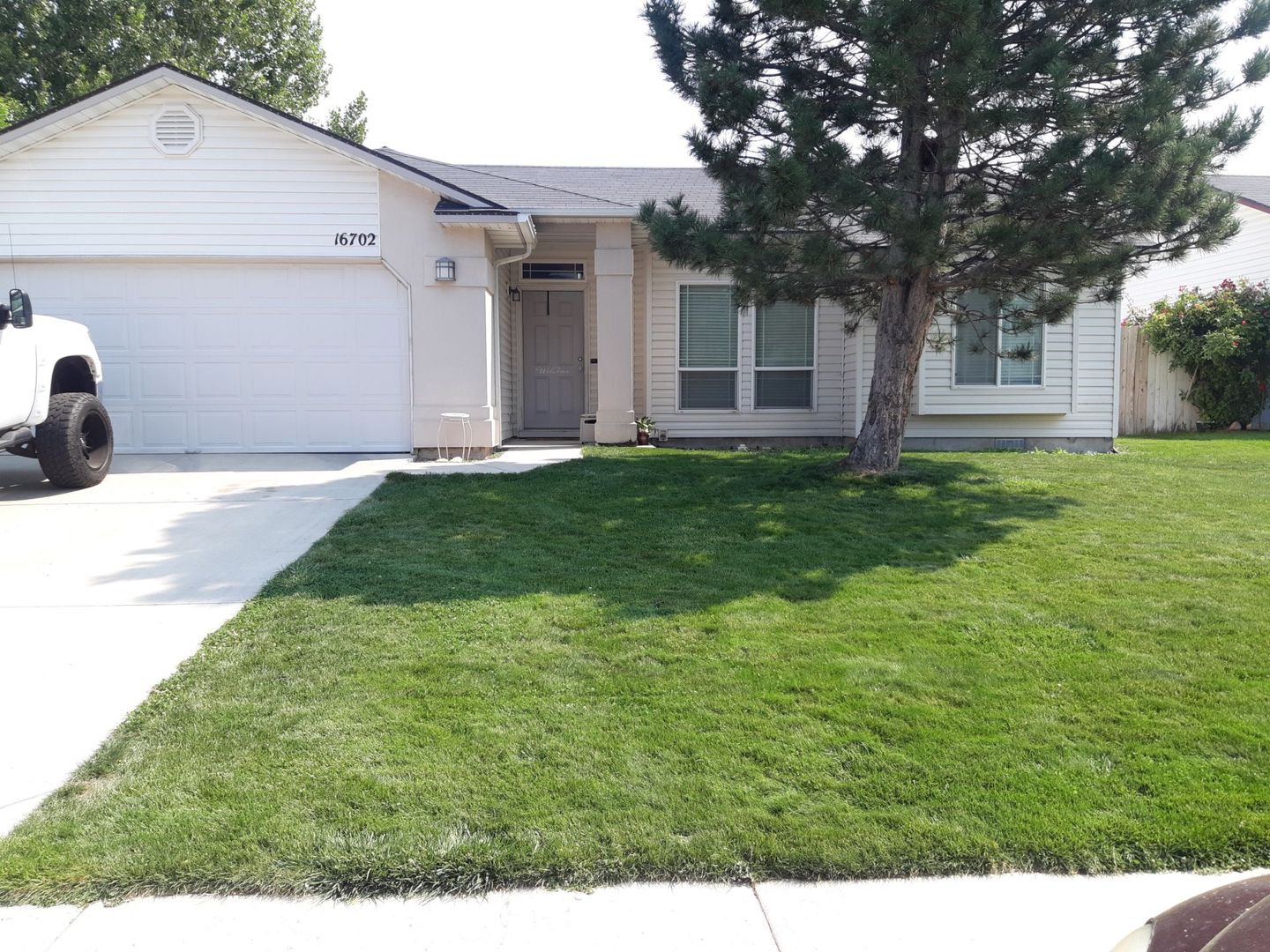 Caldwell House: 16702 Sadie Ave