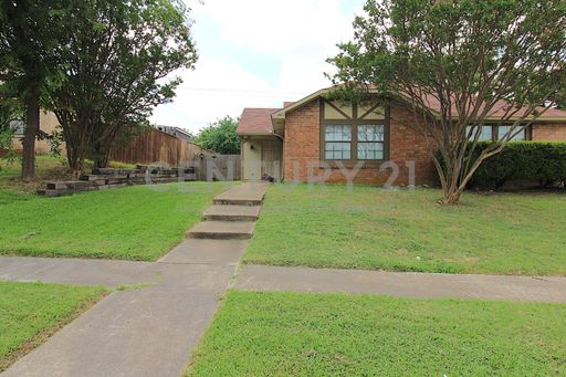 Spacious 2/2 Duplex in Cedar Hill ISD for Rent!