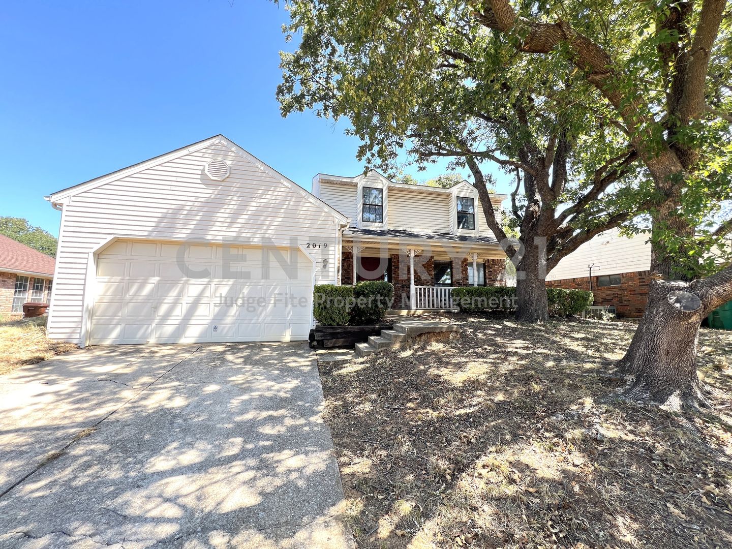 Denton House: 2019 Longmeadow Court