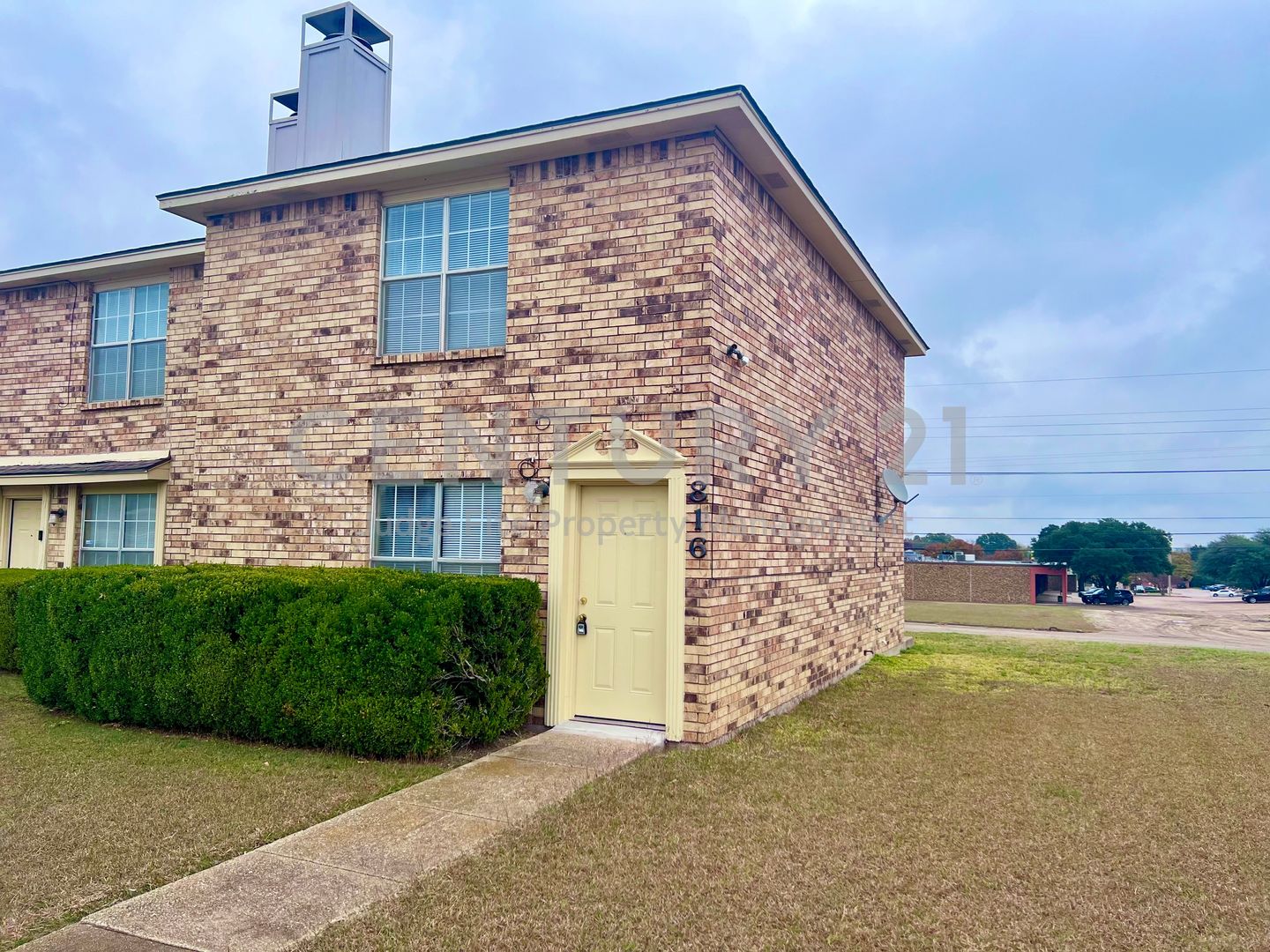 DeSoto House: 816 Red Bud Drive