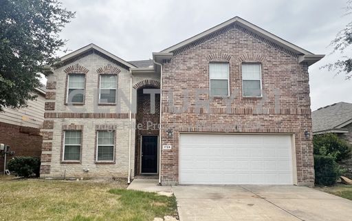 Beautiful 2-Story 5/2.5/2 Located in Eagle Mt-Saginaw ISD For Rent! – photo 1