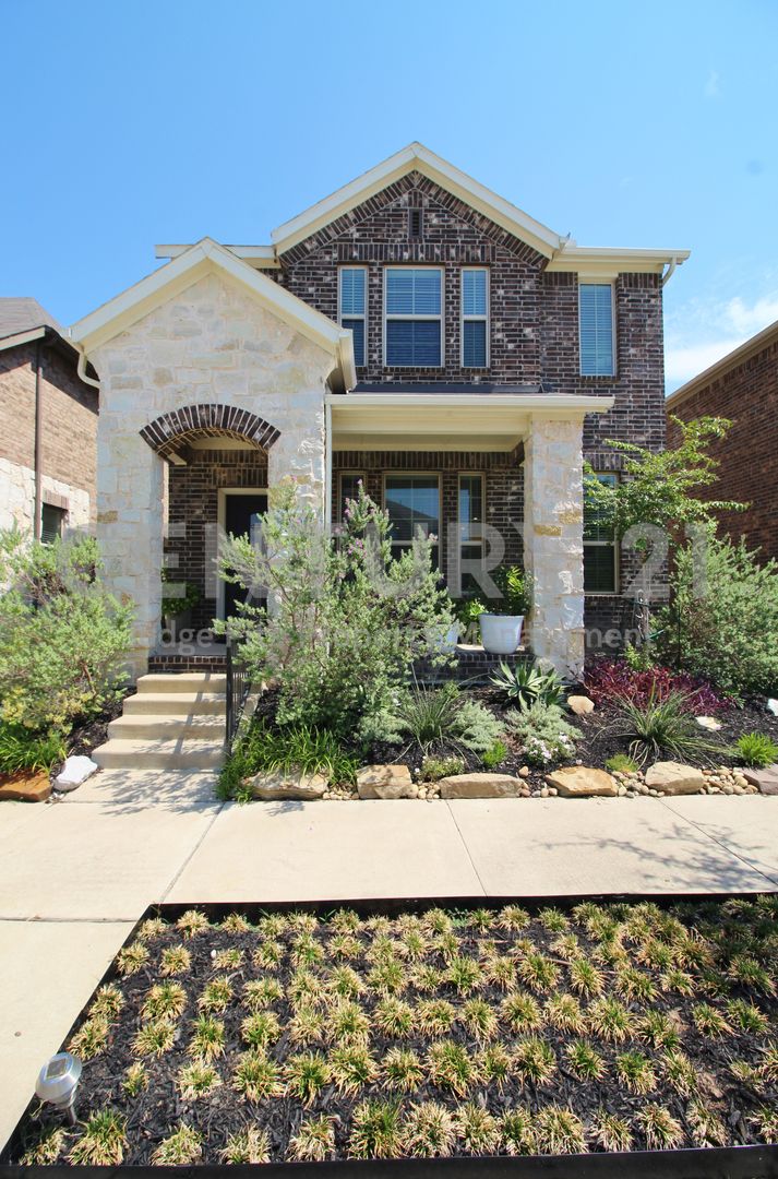 Rowlett House: 3700 Banton Street