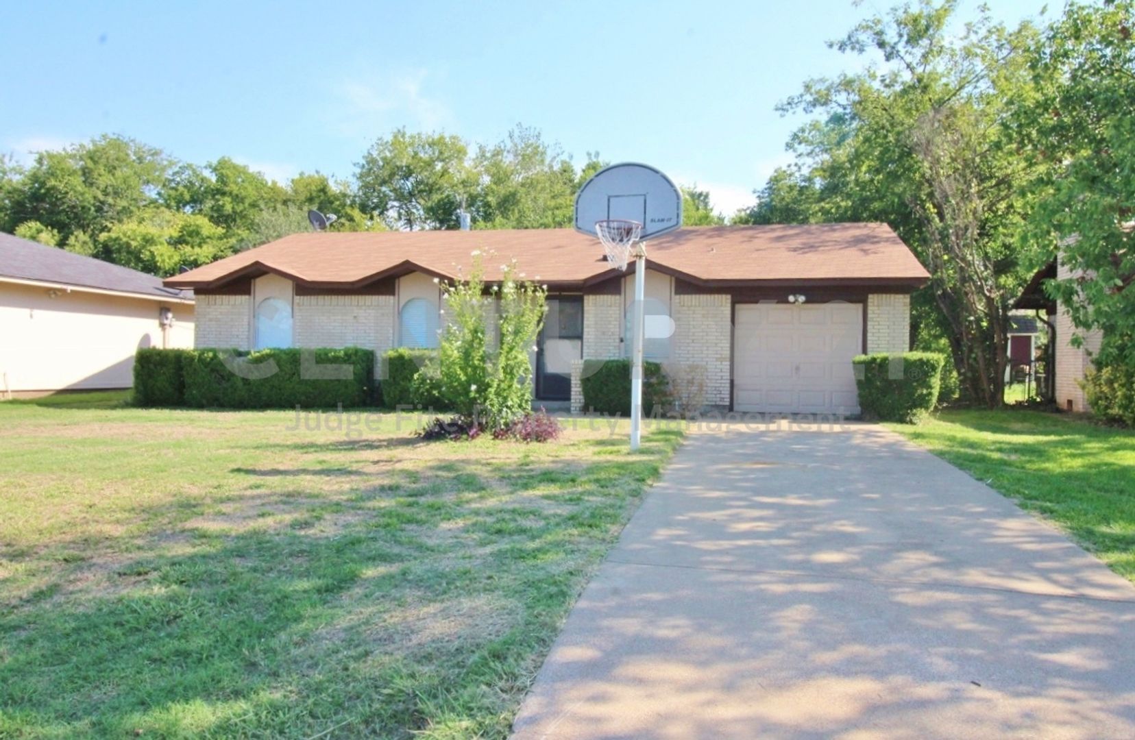 Duncanville House: 362 Linklea Drive