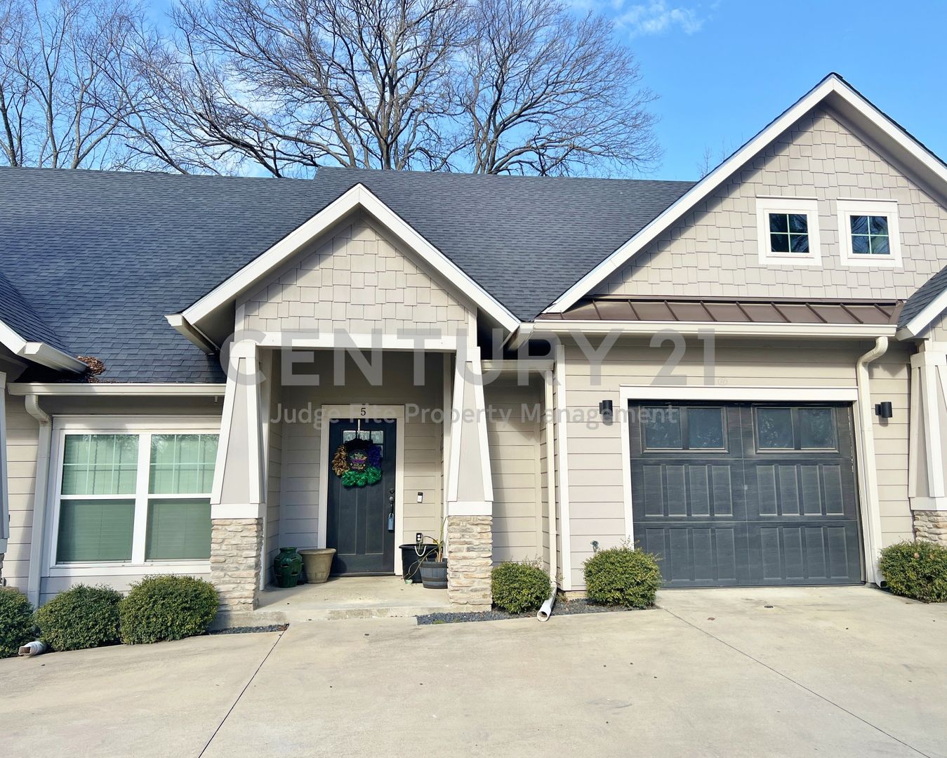 Waxahachie Townhome: 1312 W. Jefferson Street #5
