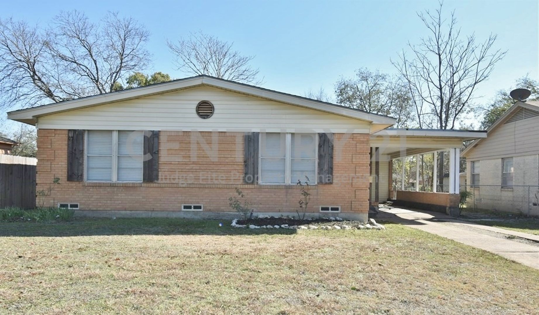 Dallas House: 10238 San Lorenzo Drive