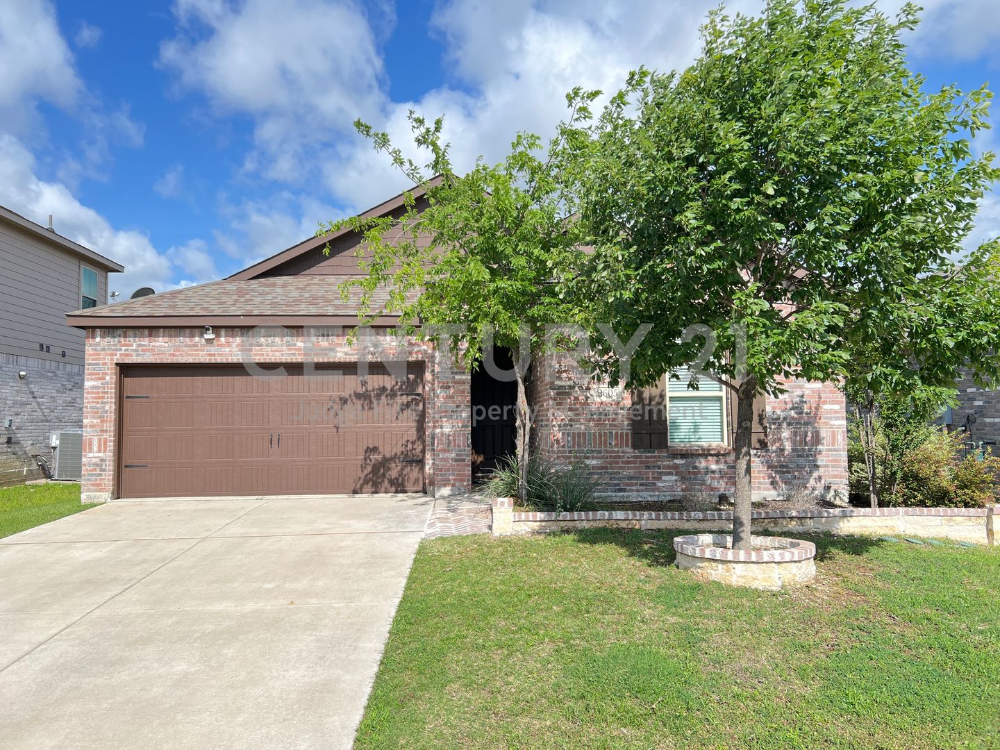 Aubrey House: 2605 Warren Lane