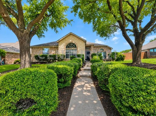 Spacious and Well-Maintained 4/2/2 in The Heart of Frisco For Rent! – photo 1