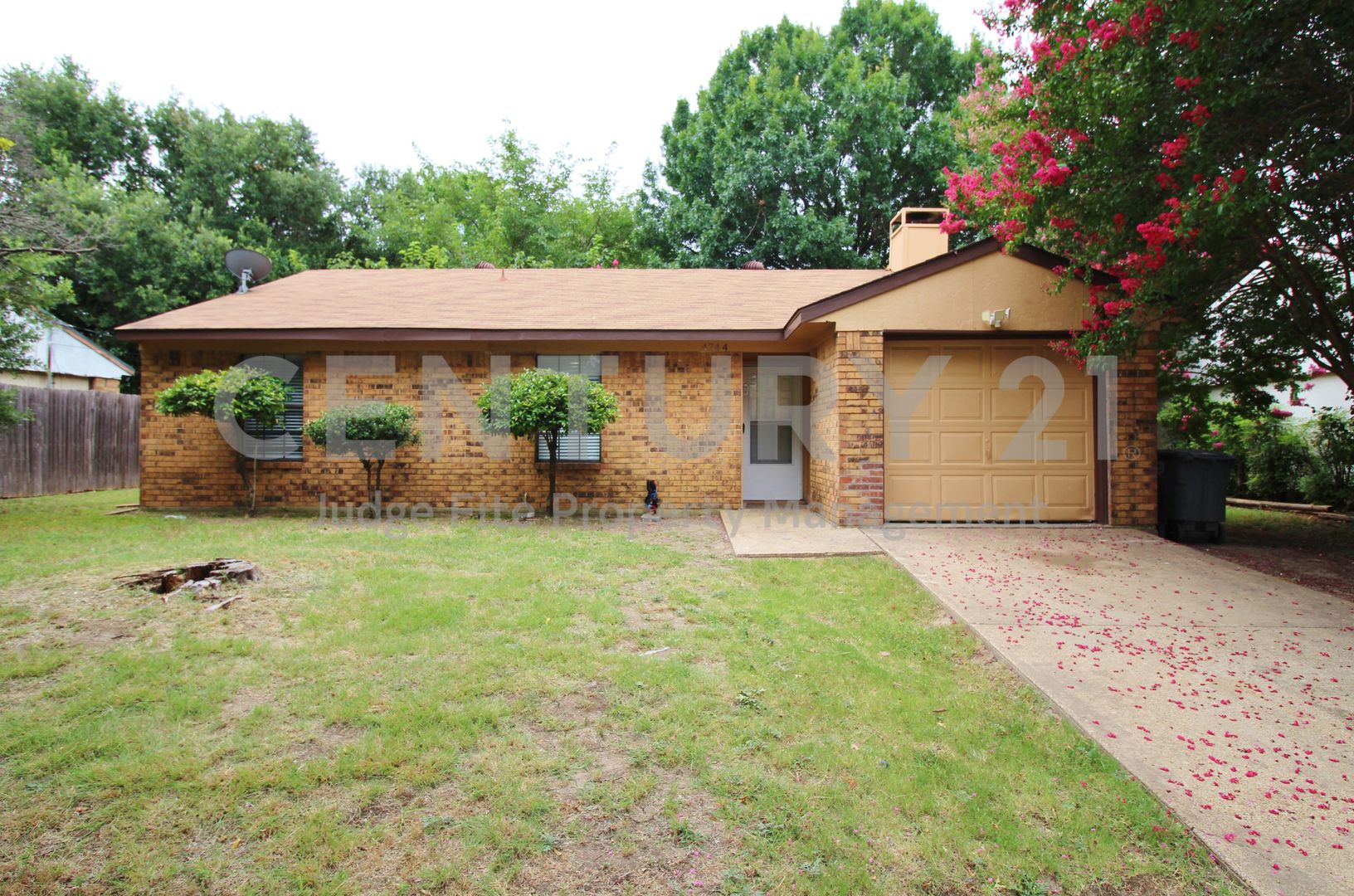 Dallas House: 4744 Meadow Trail Drive