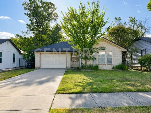 Call NOW to See This Lovely 3/2/2 in Fort Worth! – photo 1